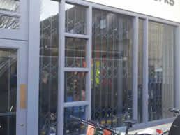 Retractable Gates