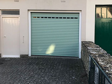 Roller garage door